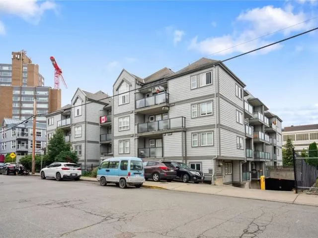 Home 18 North park Victoria BC 11zon