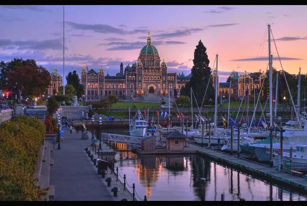 Home 20 Oaklands Victoria BC 11zon